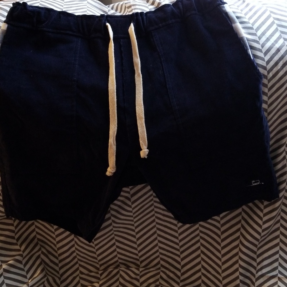 NWOT Woolrich and Almond medium shorts